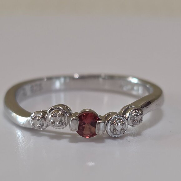 Vintage Garnet Red Solitaire Dainty Sterling Silver Band SZ 6.75 Marked R 925 - Picture 14 of 14